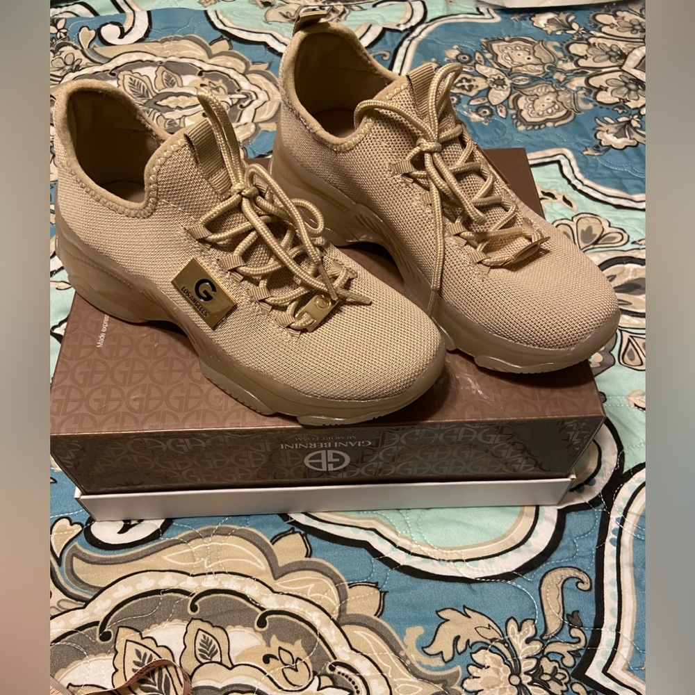 Cute and comfortable Guess sneakers